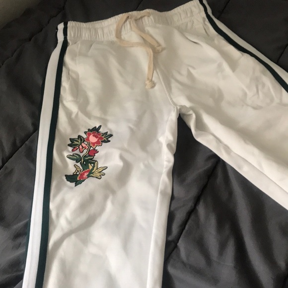 Tracksuit - Picture 6 of 7